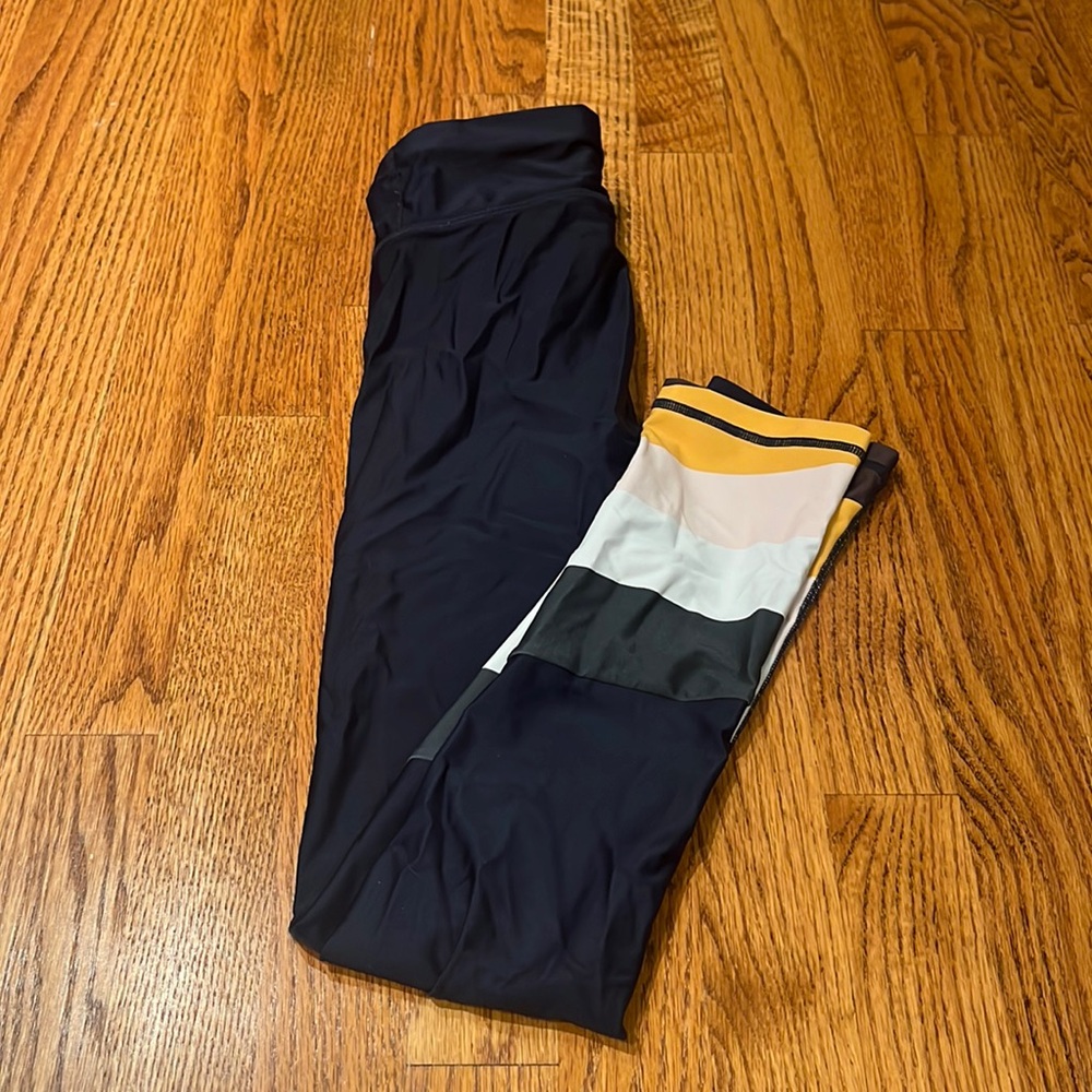 The Upside Woman’s Navy Striped Leggings Size US 2